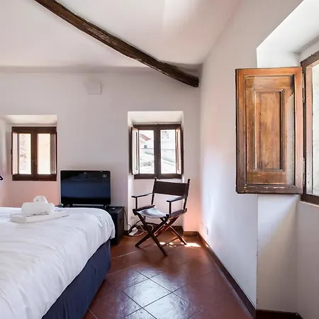 Savelli Attic Apartment Rome